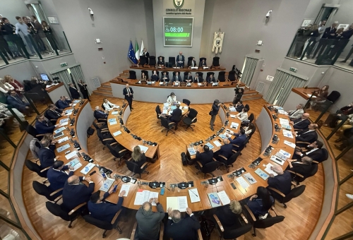 Il Consiglio regionale riunito per i lavori in aula